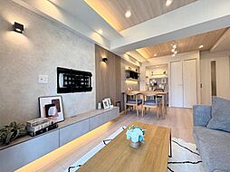 グローリア初穂横浜 2LDKのリビング/ダイニング