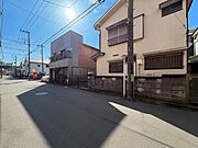 ●〇落ち着きある住宅街、一種低層住居専用地域内に位置しています。日当りを重視する方に是非〇● 