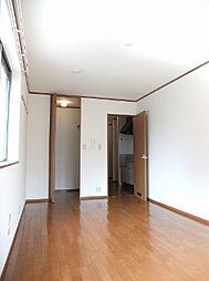 フラッツ東五軒町 203 2階1Kのリビング/ダイニング