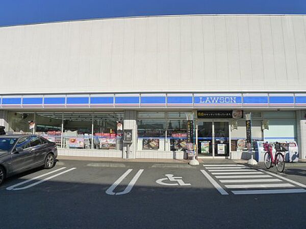 画像24:【コンビニエンスストア】ローソン 足立扇三丁目店まで827ｍ