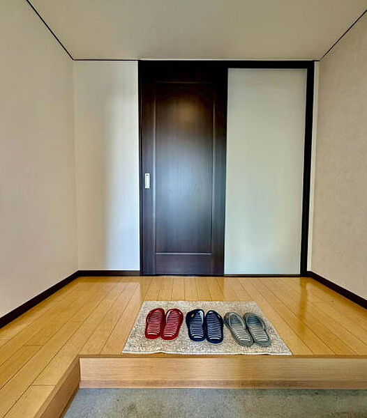 玄関を拡大表示