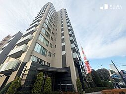 赤羽橋駅徒歩約1分。建物の先には東京タワーがそびえ立つ、都心ならではの景色が広がります。