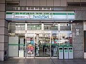 ファミリーマート東神奈川東口店