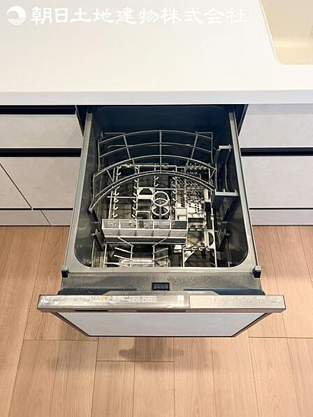 【ビルトイン食洗器】手洗いより楽以外に、手洗いでは難しい50度以上の高温できれいに洗えて更に除菌効果も。