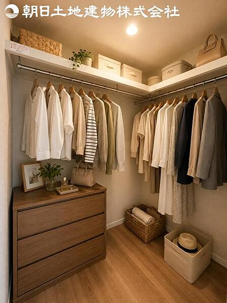 【ウォークインクローゼット】大容量の収納は、お洋服好きの方やお荷物が多い方にも安心です。※家具等はCG合成です。