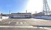 【クリエイトＳＤ　厚木下荻野店】388ｍ　品揃えが多いです。食品や家庭用品もあります。駐車場も広く便利です。