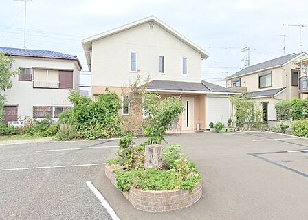 【玉井小児科・神経クリニック】440m 海老名駅から徒歩15分程で、駐車場も10台分スペースがあるので徒歩でも車で通いやすい病院です。