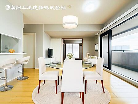 【LDK】大切なご家族が集まるからこそLDKはこだわりたい!休日はおひさまの光をたっぷりと取りこめるリビングでゆったりと過ごしませんか?※家具はCG合成の為付属しません。