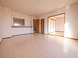 JR武蔵野線 吉川駅 徒歩12分の賃貸アパート 3階2LDKのリビング/ダイニング