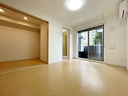 エトワールVI 1階1LDKのリビング/ダイニング