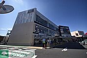 ベルクス草加谷塚店 徒歩13分。スーパー 990m