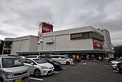 ベルクス草加松原店 徒歩11分。 840m