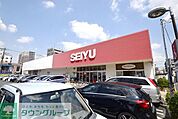 西友草加店 徒歩13分。 970m