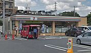 セブンイレブン 673m