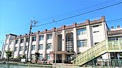 小学校「大阪市立塚本小学校まで223m」