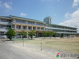 ラヴィベール 105 ｜ 佐賀県小城市三日月町織島3190番地5（賃貸アパート2LDK・1階・55.00㎡） その2