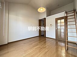 アグリーアブル 202 2階1Kのリビング/ダイニング