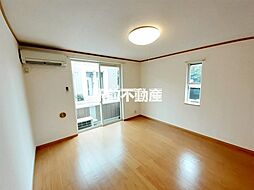 プリムローズA 102 1階ワンルームのリビング/ダイニング