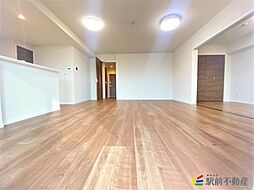 adorable 603 6階2LDKのリビング/ダイニング