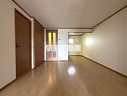 ピュア・タウン B 102 1階2LDKのリビング/ダイニング