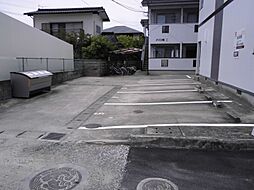 19 / 23