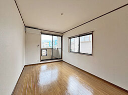 ラ・ミューズ上人 203 2階1Kのリビング/ダイニング