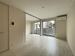 フィオーレ 105 1階1LDKのリビング/ダイニング