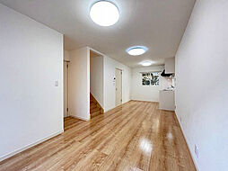 笑ハウス 2 1階2LDKのリビング/ダイニング