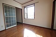 ☆二面採光の明るい居室☆