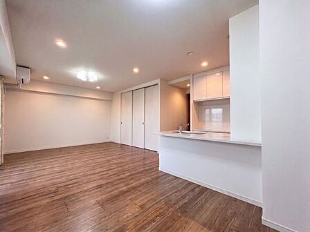 家具消し加工を実施しております。