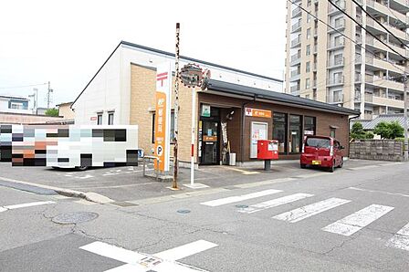 岡崎矢作郵便局郵便窓口9:00~17:00!駐車場完備!郵便局なら全国にあるので便利ですね!! 860m