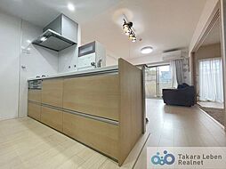 ウィズ松戸きらめきの森 4LDKのリビング/ダイニング