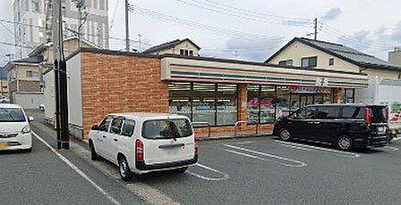 セブンイレブン山形諏訪町1丁目店 徒歩2分。 130m