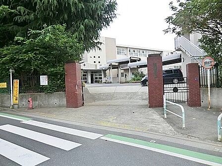 和光市立第三小学校 徒歩2分。 120m