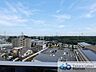 その他：住戸からの眺望。遮るものがなく開放的な景色が広がります。心地の良い風と柔らかい採光をお部屋に取り込んでくれ、日々の生活がより豊かになります。※AIにて青空加工を施した画像になります。
