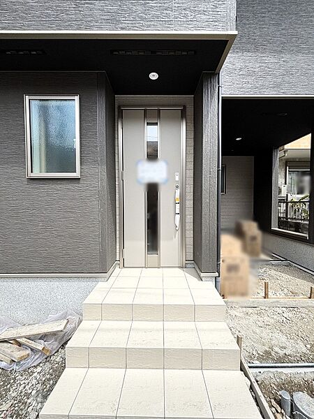 玄関を拡大表示