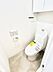 トイレ：明るく清潔感のあるトイレです。  