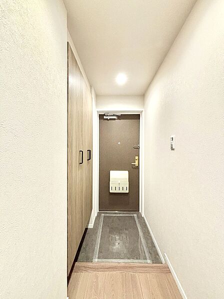 家族の帰宅やお客様をあたたかく迎える玄関  