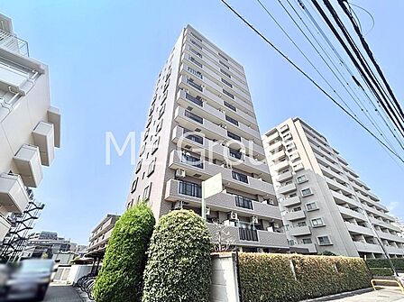 外観 生活に便利な地に伸びやかな家族の生活風景を描く住まい