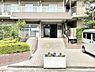 エントランス：落ち着いた雰囲気のエントランス