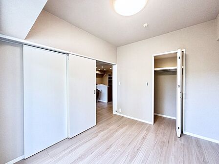 リビング横の洋室は目が届きやすいのでお子様のお部屋にぴったりです。