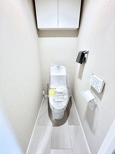 清潔感のあるウォシュレットトイレ。