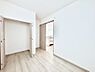 寝室：1階4.25帖の洋室。どんなお部屋にするかとっても楽しみですね！