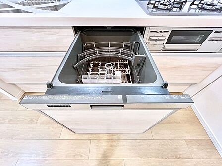 面倒なお片づけは食洗機にお任せ!家事の負担が減って、時間にも気持ちにもゆとりができます。