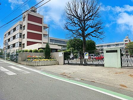 小学校 1200m 川口市立戸塚小学校