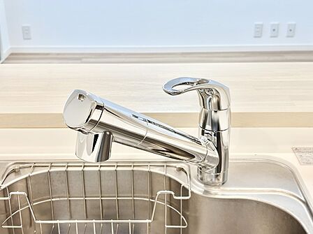 いつでも清潔なおいしいお水を。一つの水栓で水道水と浄水を使い分け。