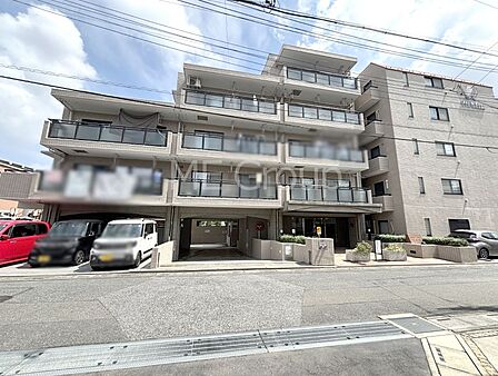 溢れる陽光でご家族の笑顔も輝く