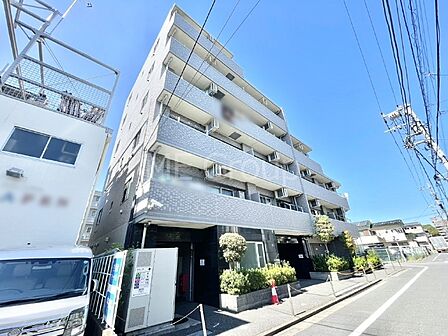 溢れる陽光でご家族の笑顔も輝く