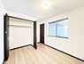 室内：個室として利用できる洋室が4部屋あります
