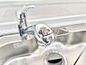 設備：いつでも清潔なおいしいお水を。一つの水栓で水道水と浄水を使い分け。